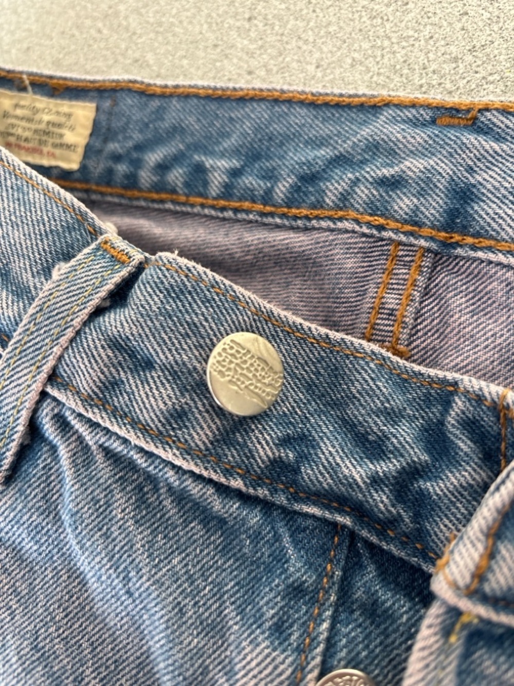 Levi’s 501 ’90s Women’s Jeans W28 L32 Light Wash Straight Leg High Rise Casual - Picture 9 of 14